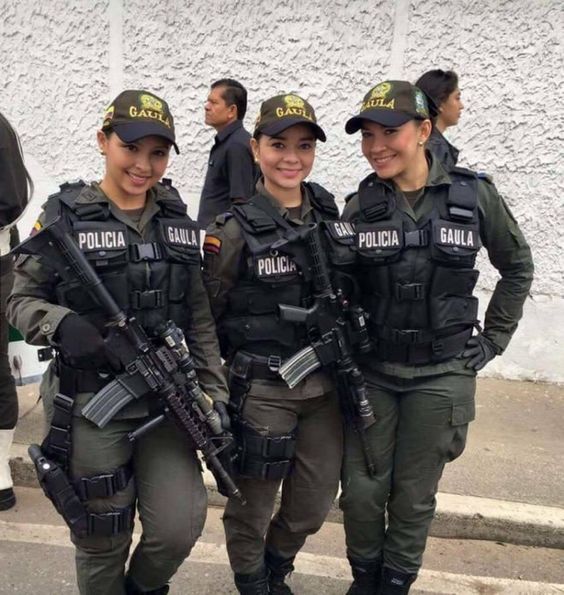 femmes policd colombie